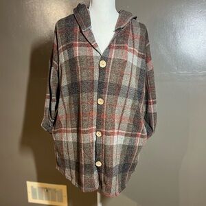 Hemish Plaid Button-Up Hooded Top